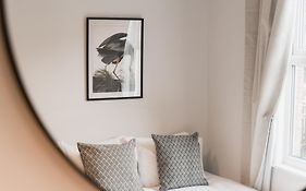 Stylish 3 Bed Home Near Central Chester - Sleeps 6